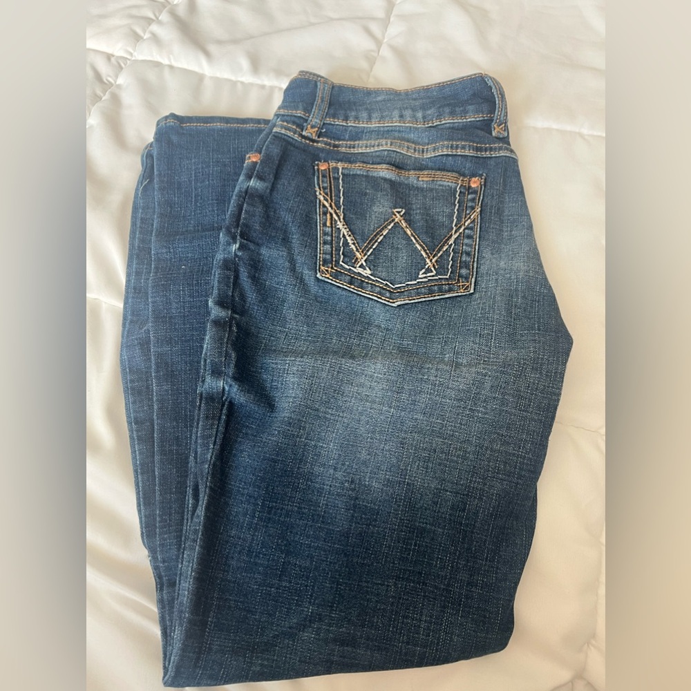COPY - Wrangler jeans mid rise size 7